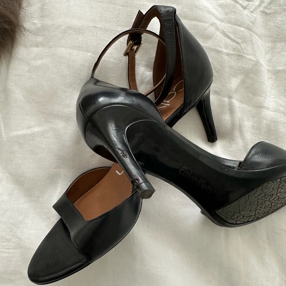 Black leather heels - Picture 2 of 6